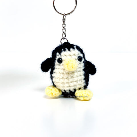 Mini Penguin- Keychain (DIGITAL PATTERN)