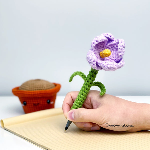 Crocus - Flower Pens (DIGITAL PATTERN)